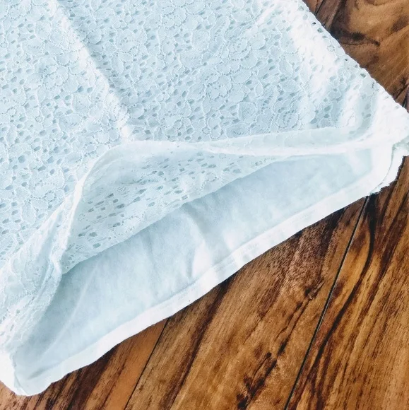 Hollister white lace eyelet top - Picture 4 of 8